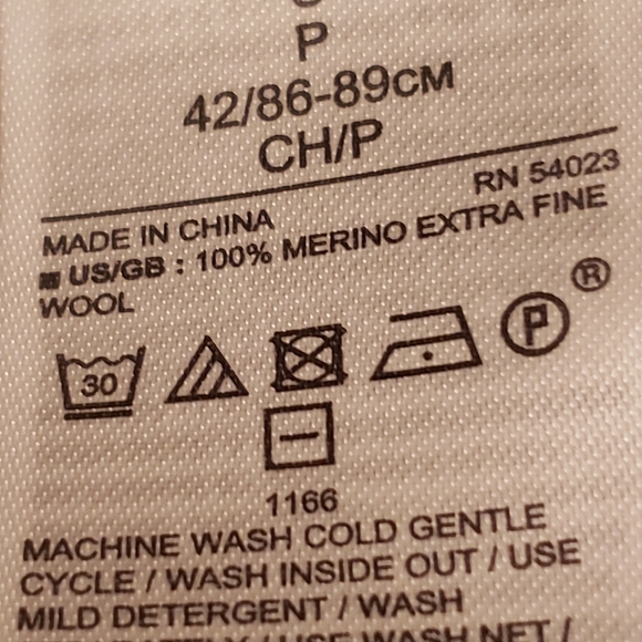 Banana Republic Merino Wool Sweater - Picture 6 of 6